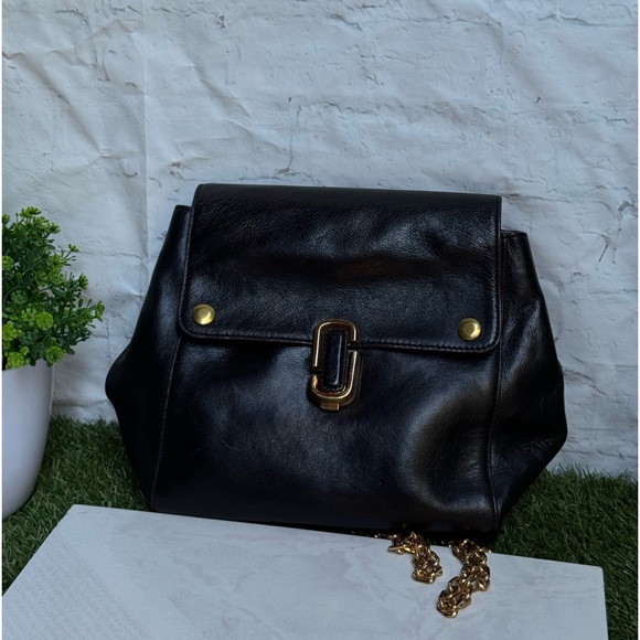 Marc Jacobs Black Leather Gold Chain-Link
Backpack - Picture 9 of 16